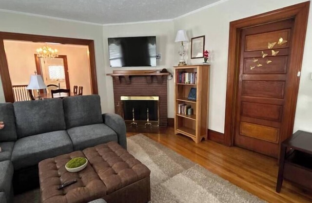 My Sisters Place | Sleeps 6 Piano & Pool Table