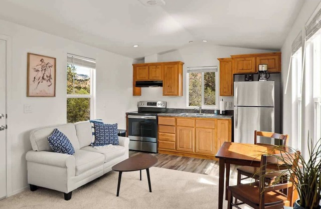 Myrinn – Private Escape w/Red Rock Views & Trails