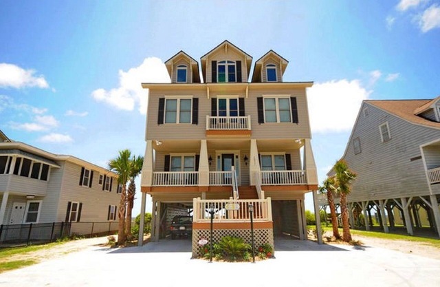 Myrtle Beach Oceanfront Home, 8 Bedroom + 8.5 Bathrooms - Sleeps 26!