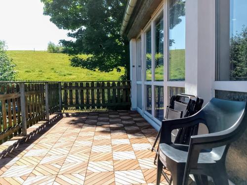 Nähe Plohn Park - FEWO mit Spielzimmer und Balkon sowie Doppelzimmer mit eigenem Bad