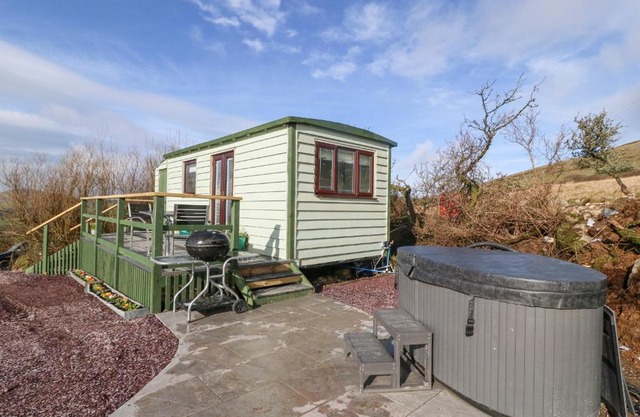 Nŷth Y Bioden Magpie's Nest