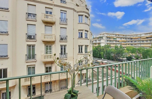 N&J - MATISSE PLAGE - Central - Balcony