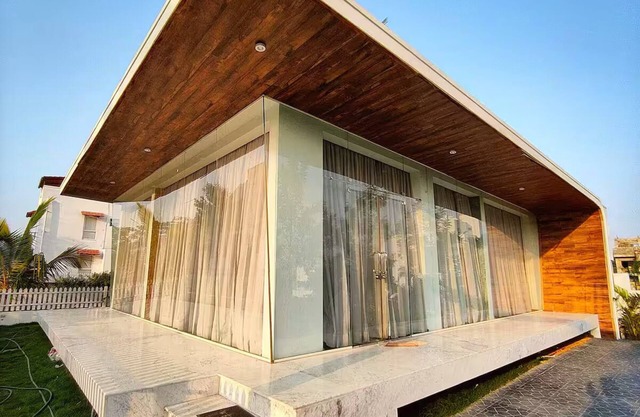 Nandi Hills view - glass house