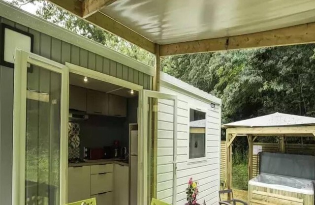 Nantes Camping***** - Atlantic Cottage 4 Rooms 6 People Jacuzzi