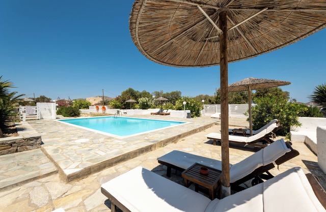 Naoussa Hotel Paros by Booking Kottas