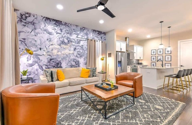 Nashville Retreat | 11 Beds Hot Tub Pool Table