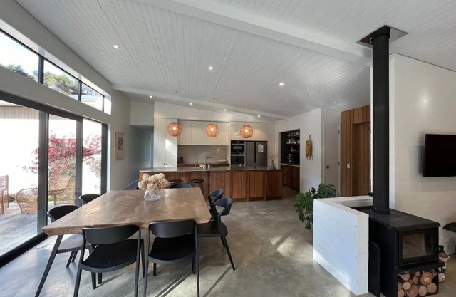 Native bush paradise. 10 mins to beach!