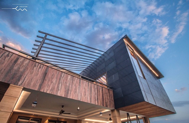 Natural Pearl Farmhouse - Fun, Family, and your own Farm Stay