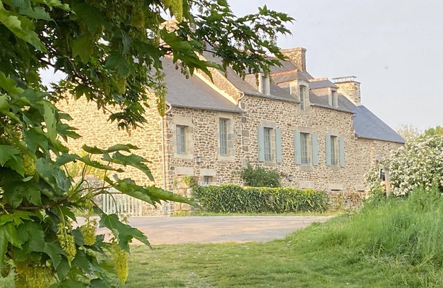 Nature, Authenticité, et art de Vivre Dans une Jolie Maison sur la Rance
