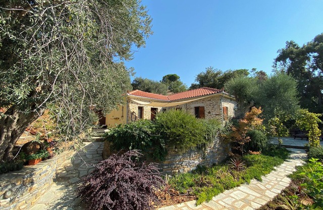 Nature cottage in authentic Greek surroundings. Pelion Peninsula.
