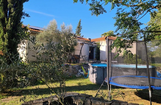 Nature et Baignades au Nord de Lhérault Pour 6 Personnes