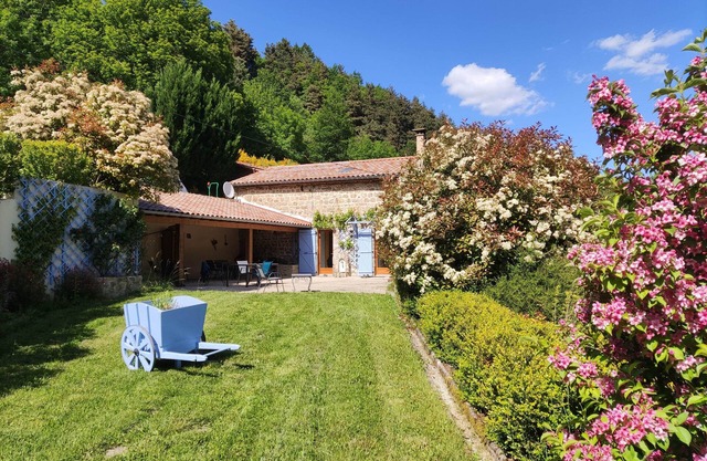 Nature house in the Monts d'Ardèche with sauna, cabin and river