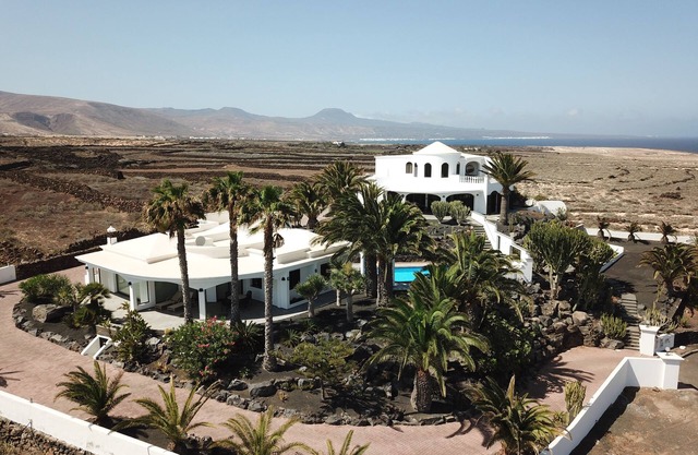 Naturist dream vacation, in 1-family.- Comfort bungalow with private pool for 2-6 people.