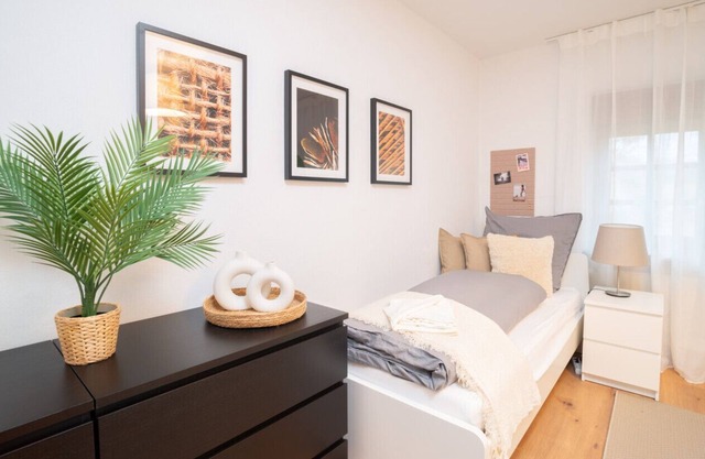 Nauen Stay for 4 Guests