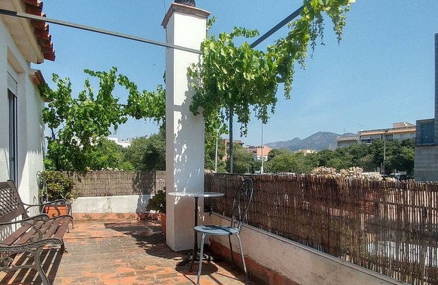 Navicmar Maison Ca lávi. City center, 3 minutes from the beach, garden, garage