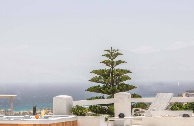 Naxos Relaxing Villa with jacuzzi for 6