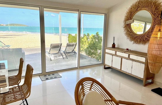 Nettlé Bay Beautiful 2-rooms apartment 4 sleeps, pools tennis fabulous sea view