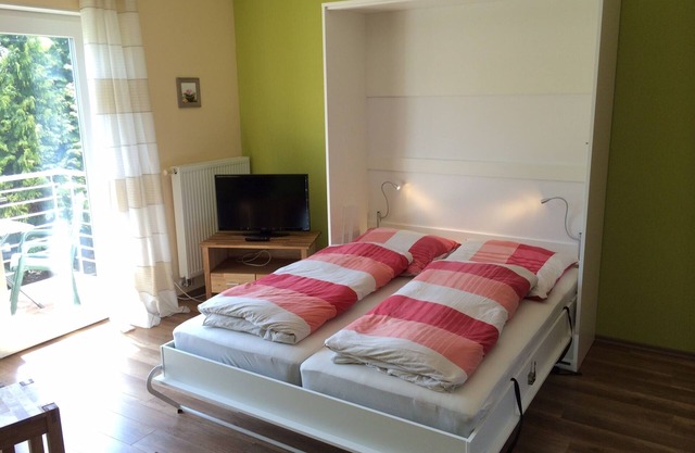 Near Berlin, 1 bedroom apartment, max. 3 people + child/baby, 400m from the lake