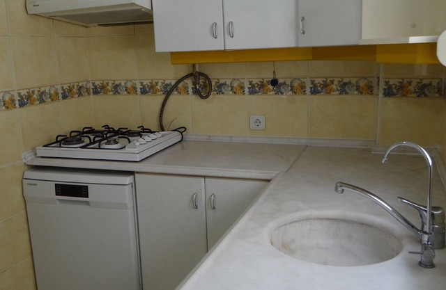 Near Bornova Metro Station Kucukpark Square Private Room