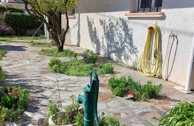 Near Perpignan apartment in detached house