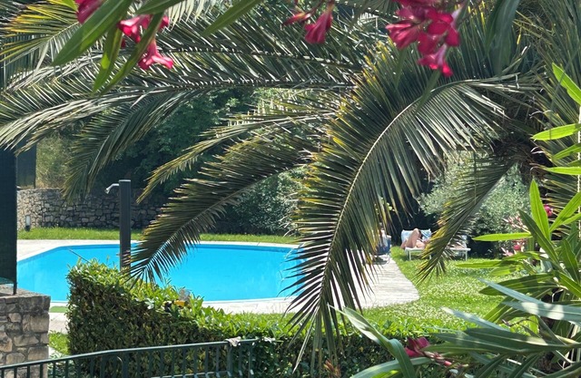 Near Vittoriale pool view, 10 minutes walk to lakefront