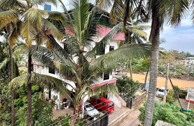 Neat & Clean 3-bedroom Apartment, WiFi & AC in Mangaluru Close To The Beach