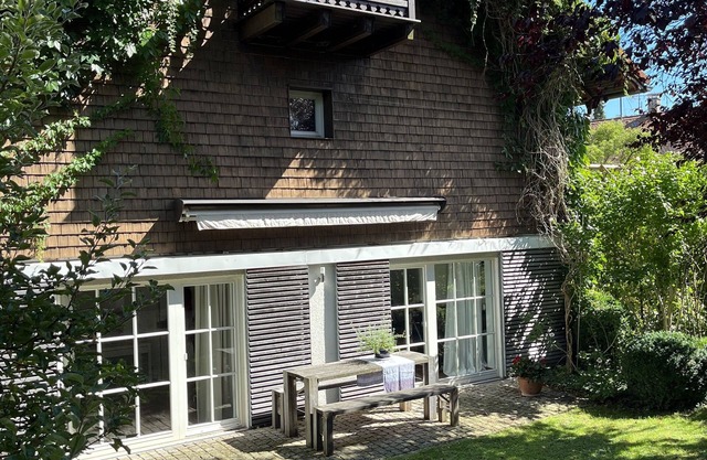 NEU ab März 2024: Ferienwohnung im Historischen Bertolt Brecht Haus in Seenähe