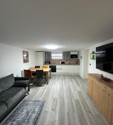 NEU renoviertes Apartment 3 Zimmer 4 Boxspringbetten moderne Küche und vieles mehr