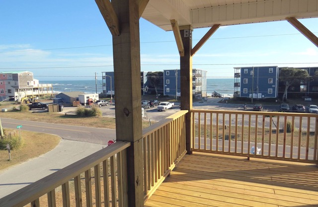 New 4 Bed, 3 Bath, Pet-Friendly Home just minutes away from the beach.