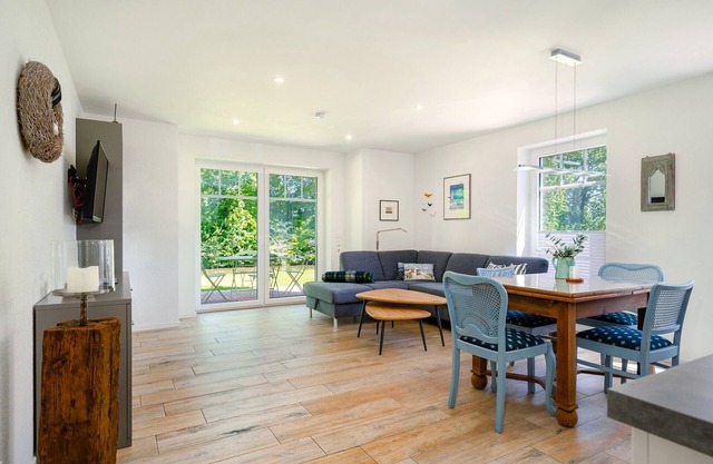 New 72sqm apartment for 4 people with terrace right on the waterfront