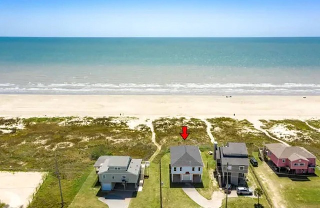 New! Beachfront Boho Bungalow - 3 Bedroom, 2 Bath, Sleeps 10, Amazing views!