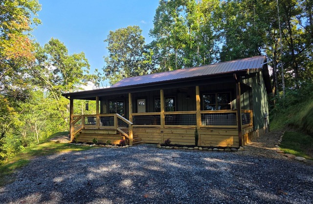 New Build! 2 BR En-Suite,Near Casino,WCU& Railroad