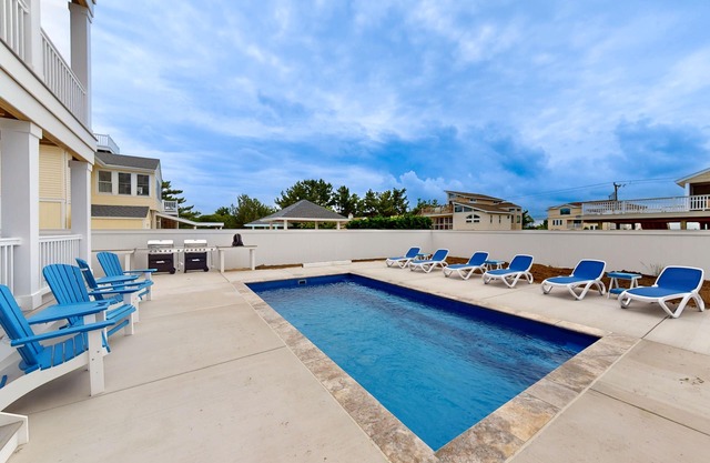 New Build! Beachside property w/pool & beach access - Pet friendly