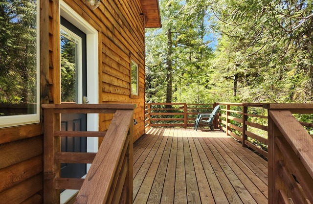 New build, private, 2-bedroom cabin tucked into the woods