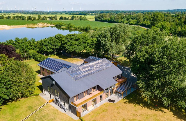 New building with historic charm and a large garden, centrally located between the North Sea and the Baltic Sea