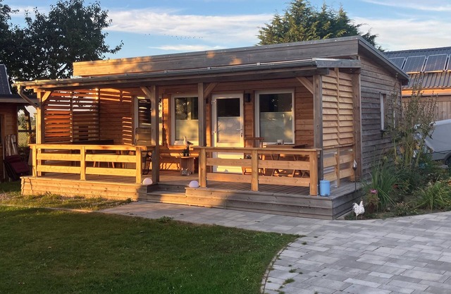 New bungalow "Hühnergott" - only 400 m to the natural beach. Tiny house!