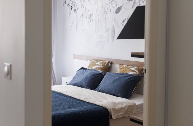 New Central Stylish 2 min From the Beach Apartment