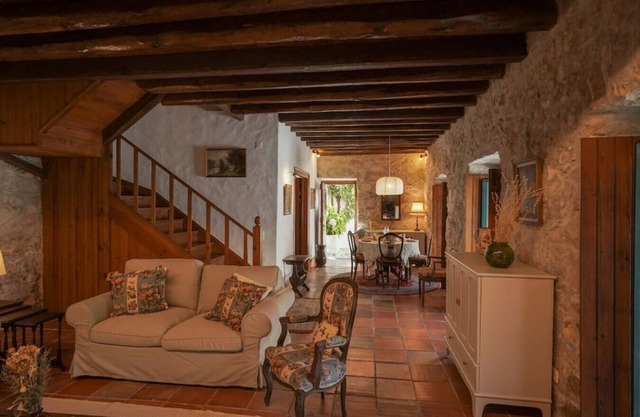 (NEW) Charming Cottage in Almoçageme