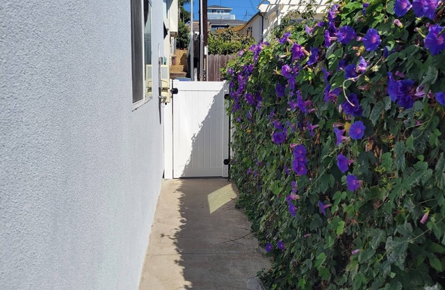 New, chic, large, safe, and convenient studio near the San Diego Bay w/AC, WiFi