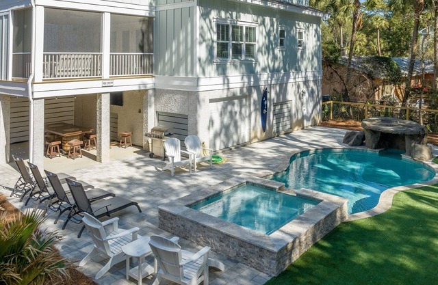 New gourmet kitchen Pool spa elevator Bike path