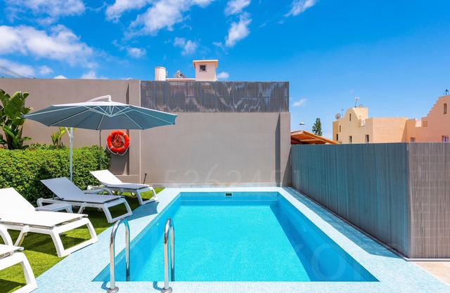 New holiday home with a large terrace and pool, views of the Atlantic