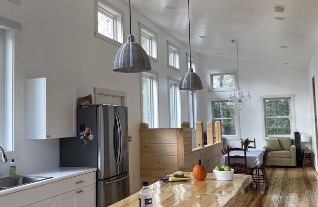 New home with mountain views! Great for trail side biking. Monthly discount.