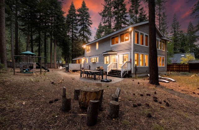 *NEW* Hot Tub + Fire Pit + Playground