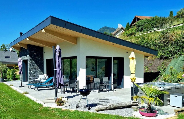 New, independent house for 2 people with panoramic view of the Bauges Massif