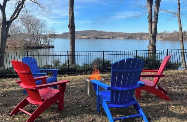 NEW! Lake Front Lodge, VT & RU close