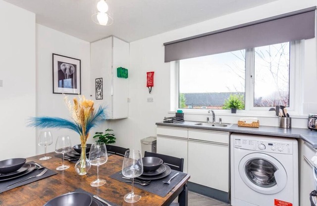 New Large 2 Bed entire apartment