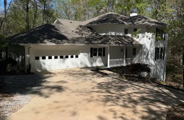 New Listing Discount! Luxurious Lake House With Dock