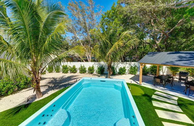 New listing! Relaxing oasis. Fully furnished!