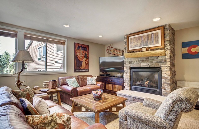 New Listing! Ski in and the Gondola and town is a few Steps Away!