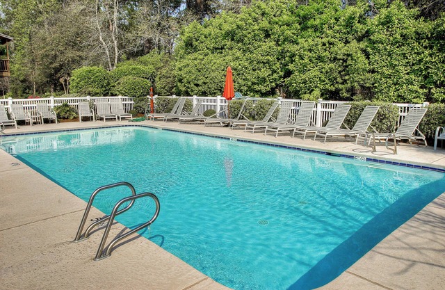 New Listing! Steps Away from the Pool, Beach, Restaurants, Village, and Pier!
